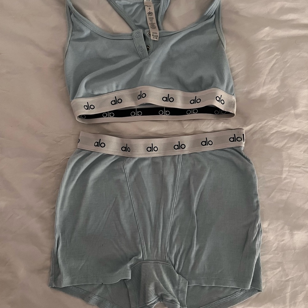 ALO Yoga Light Blue Ribbed Bra and Shorts set